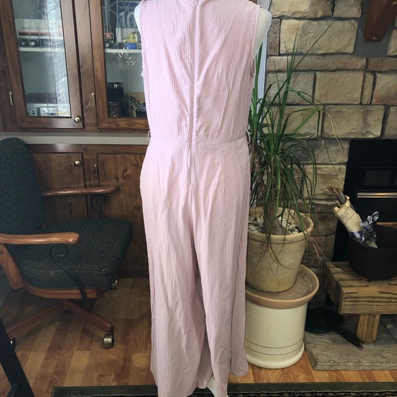 CALVIN KLEIN SIZE 10 BLUSH PINK JUMPSUIT DEEP PLUNGING NECKLINE EUC - Picture 5 of 5